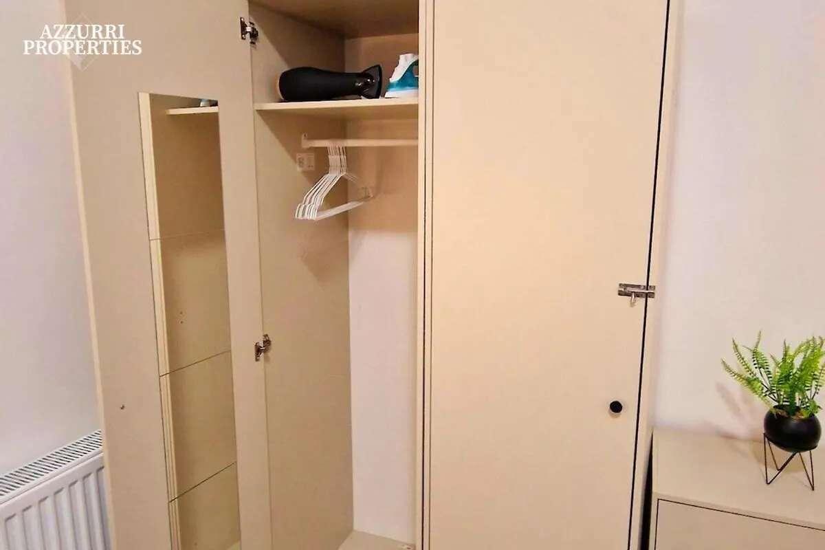 Cosy 2 Bedroom Flat Only 5 Minutes Walk To Canning Town Tube Station London